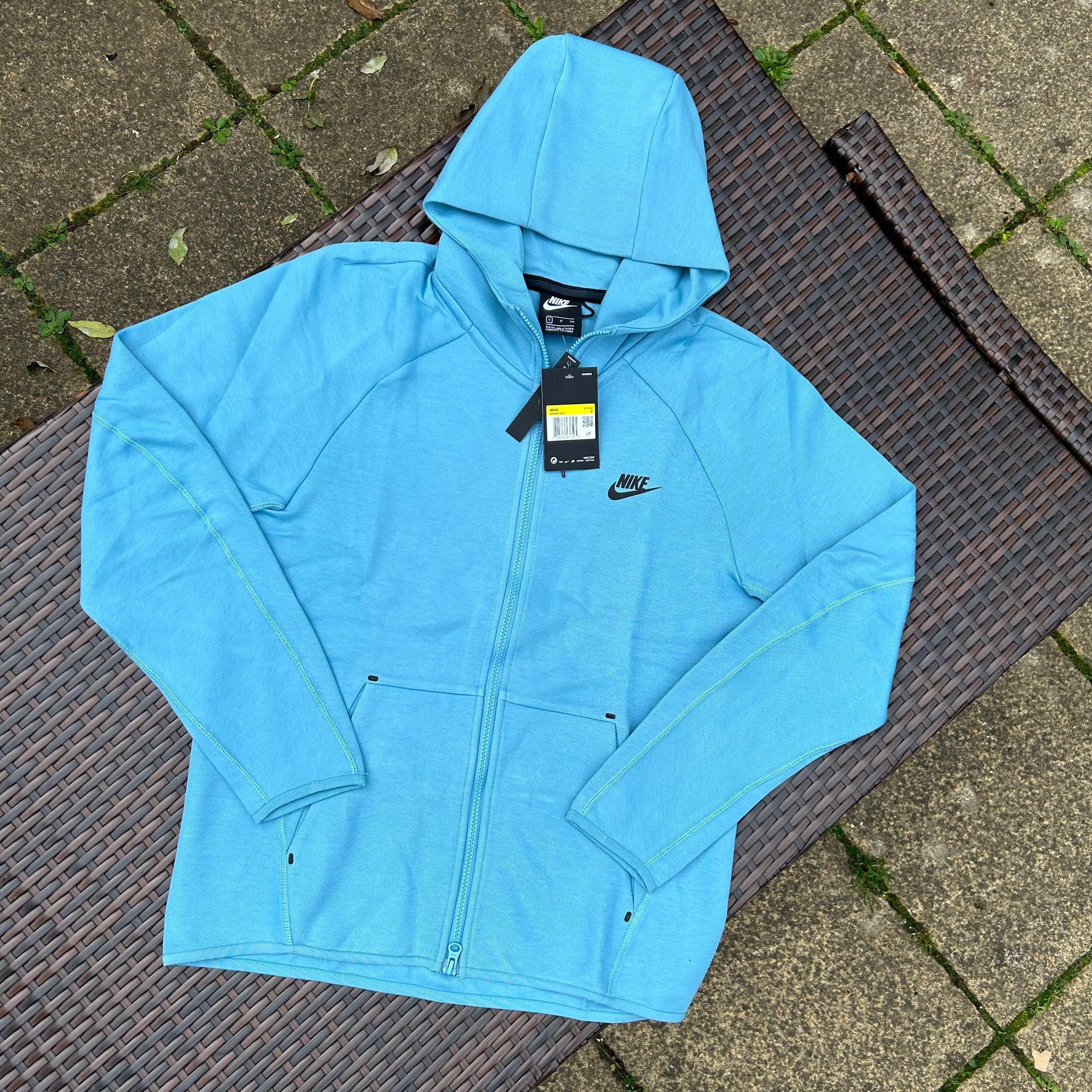 Nike "Baby Blue" Sportswear Tech Fleece (Old Season)