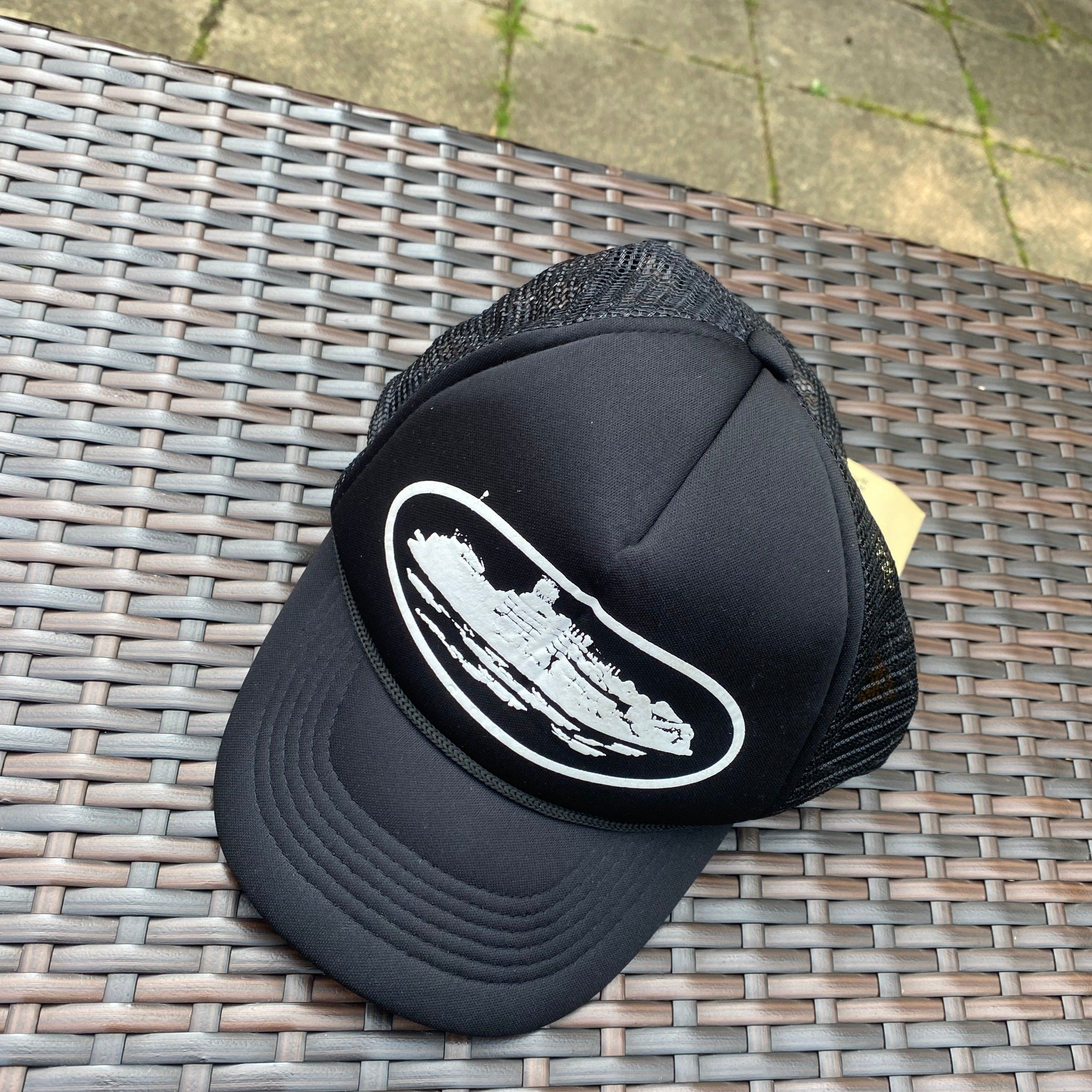 Corteiz Black/White "Alcatraz" Trucker Hat