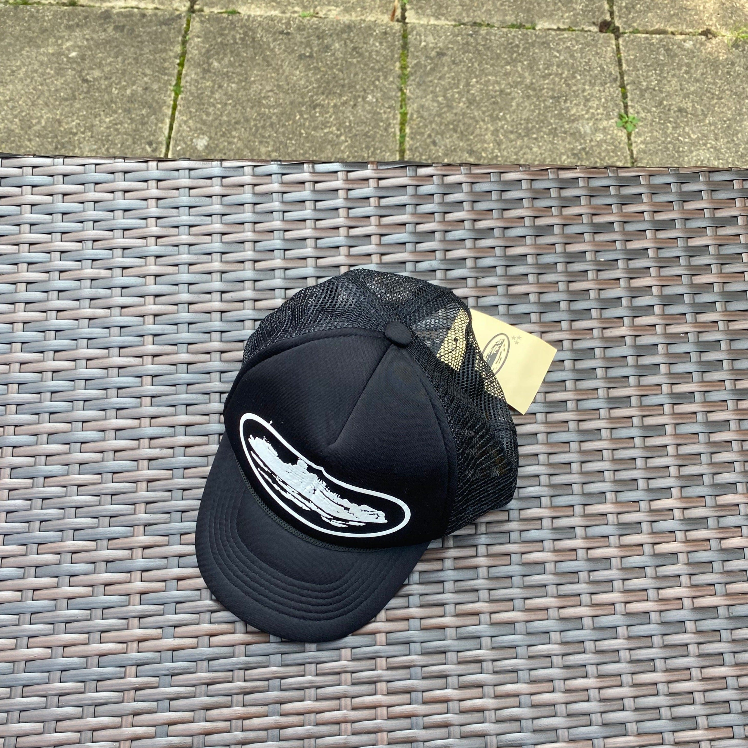 Corteiz Black/White "Alcatraz" Trucker Hat