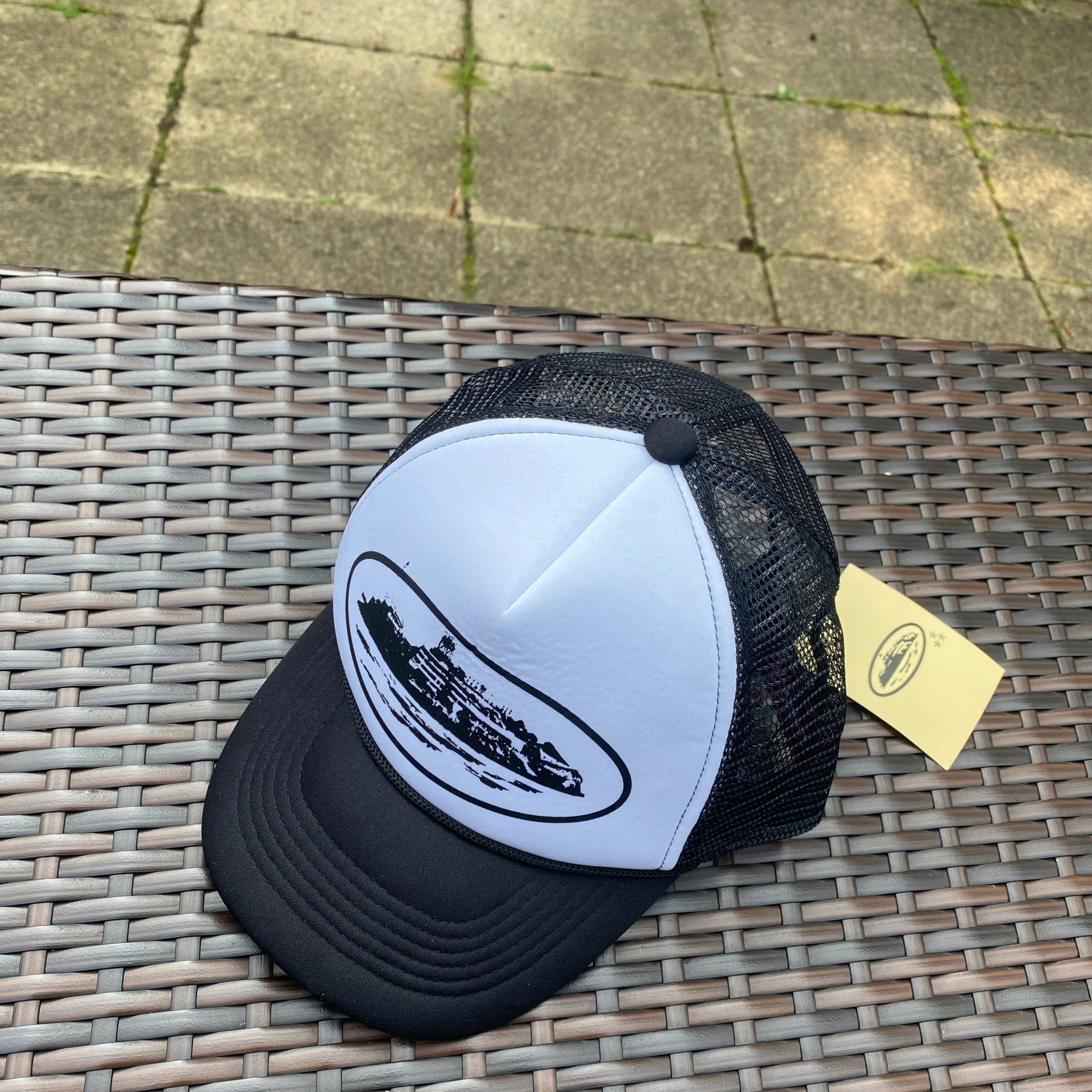 Corteiz Black/White "Alcatraz" Trucker Hat