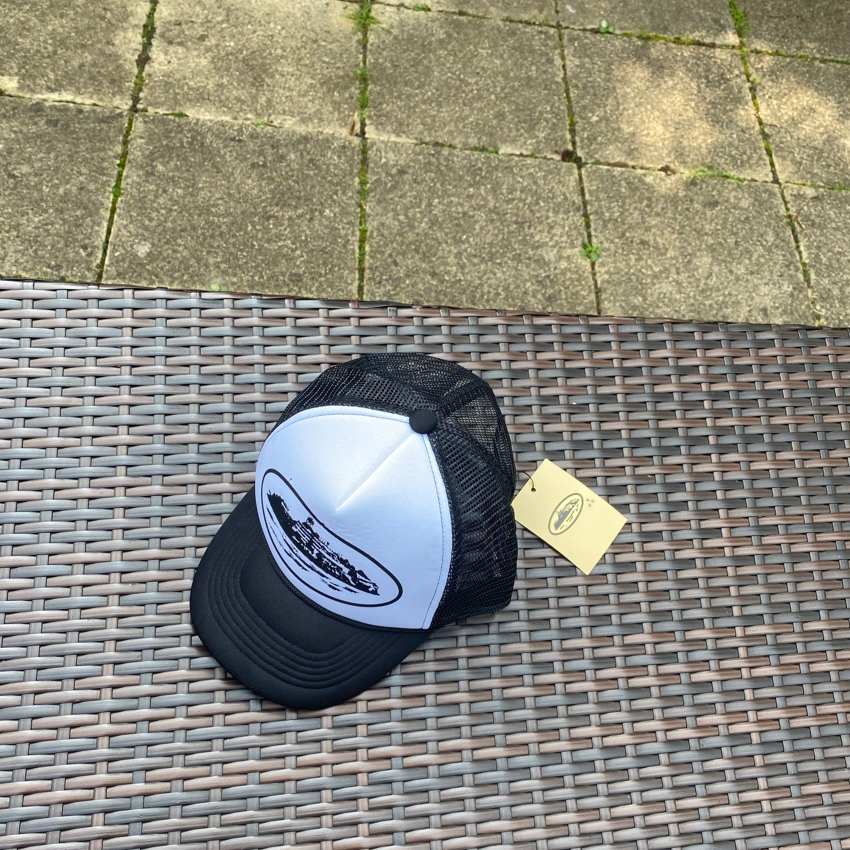 Corteiz Black/White "Alcatraz" Trucker Hat