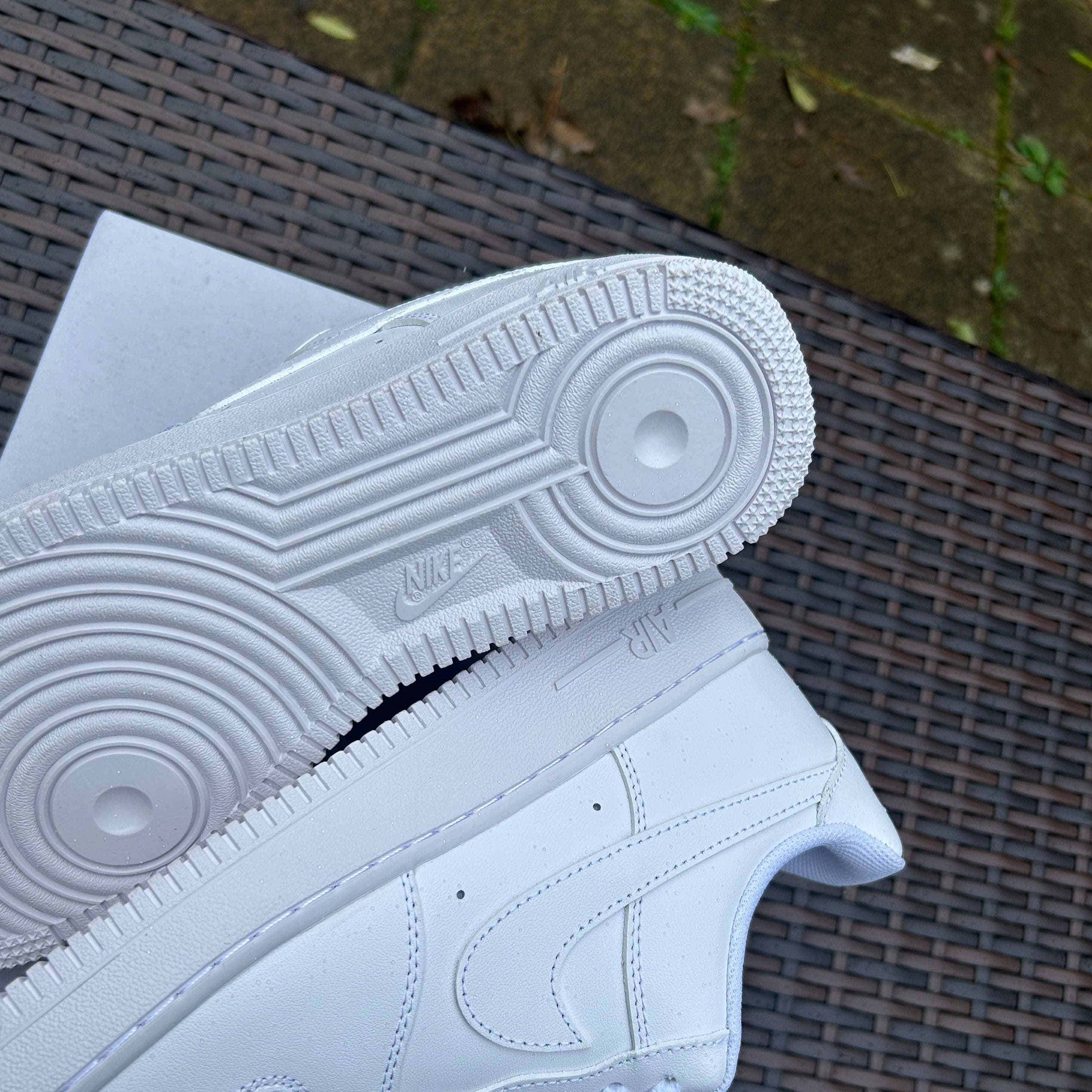Nike White Air Force 1
