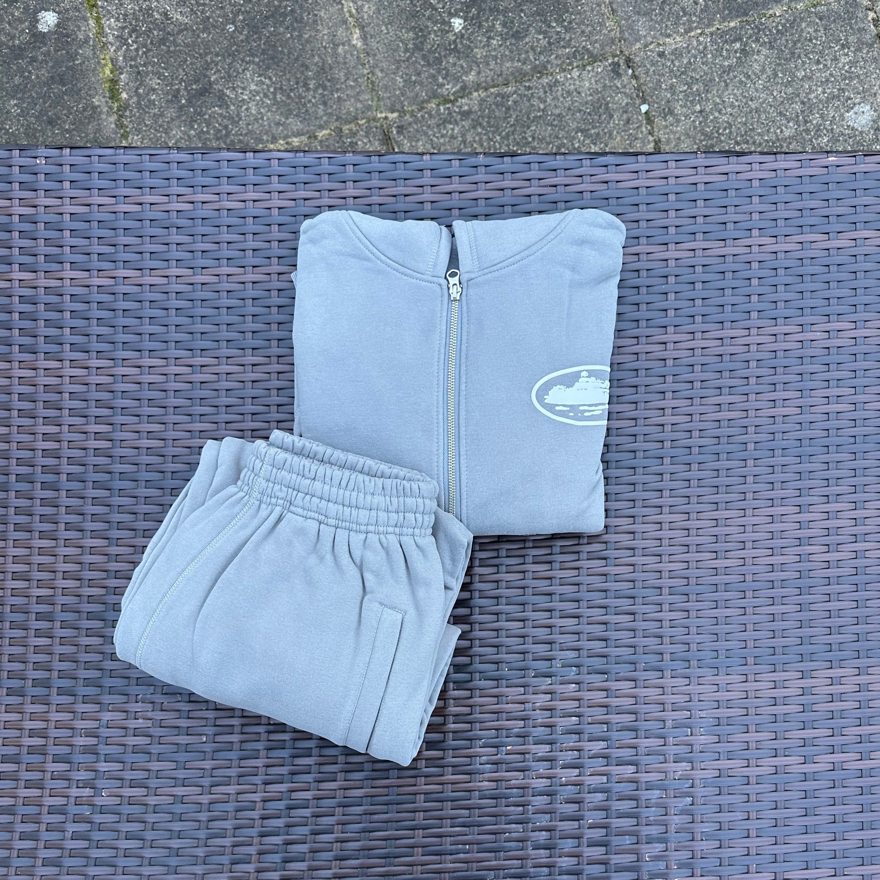 Corteiz RTW Grey Island Puff Print Tracksuit