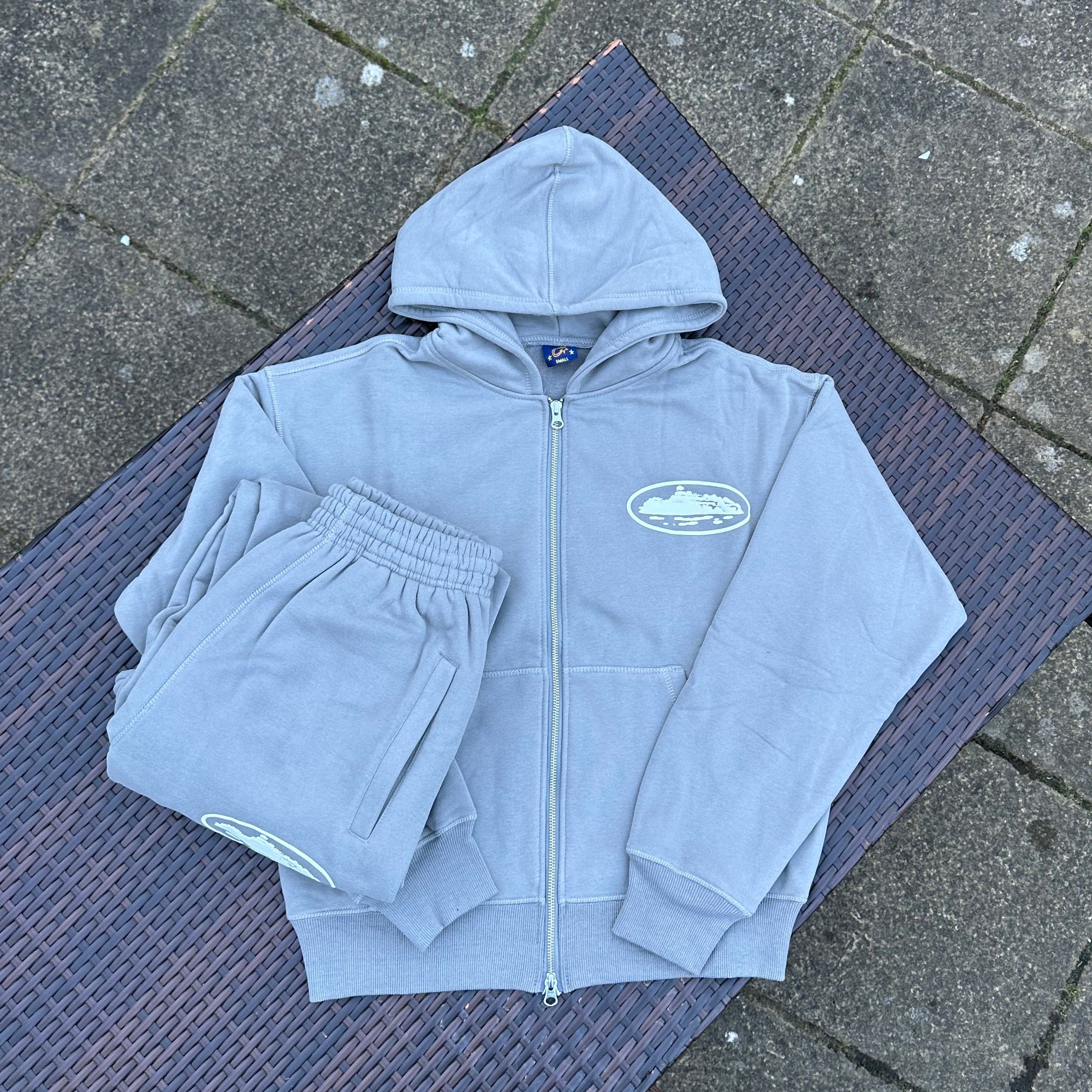 Corteiz RTW Grey Island Puff Print Tracksuit