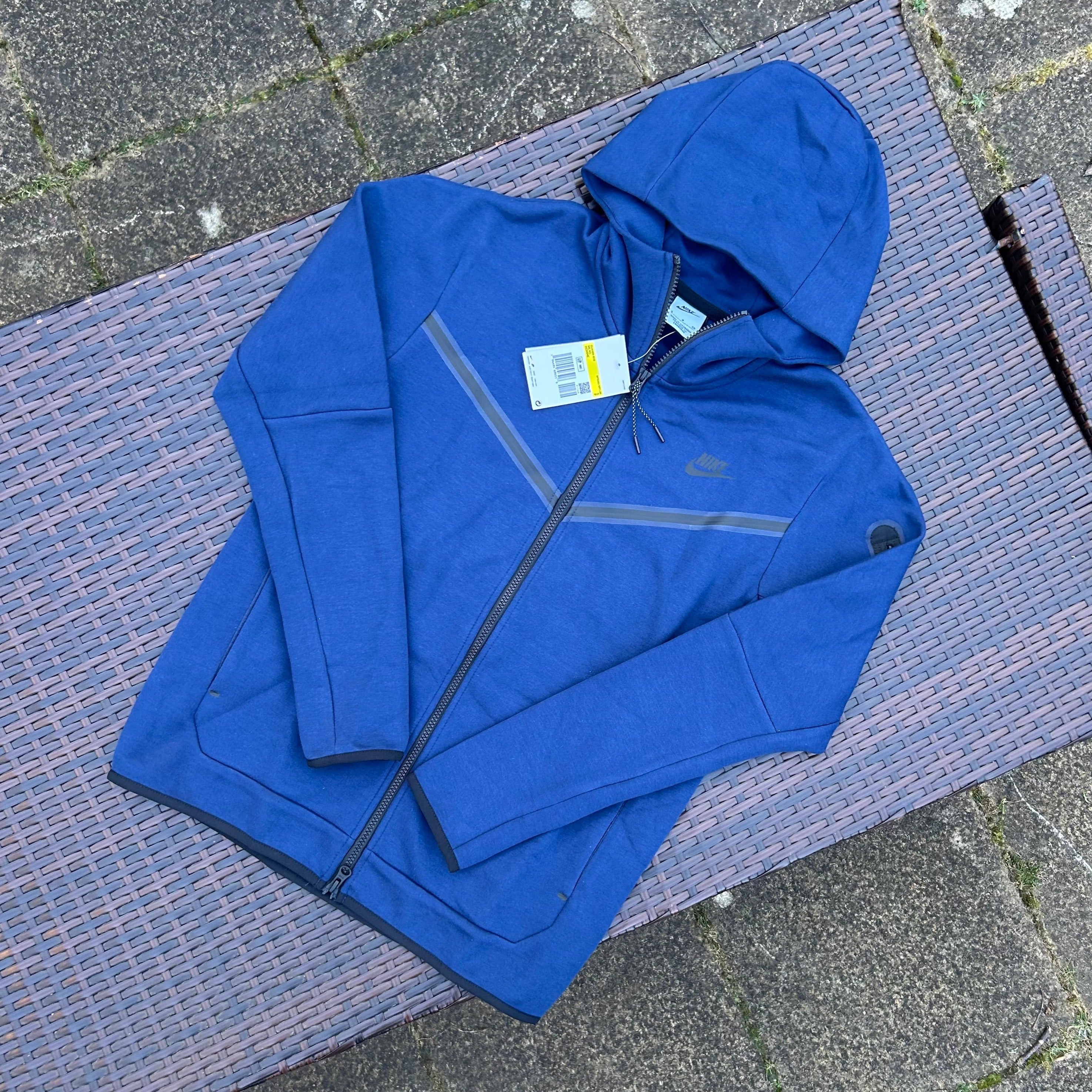 Nike Dark Blue Sportswear Tech Fleece