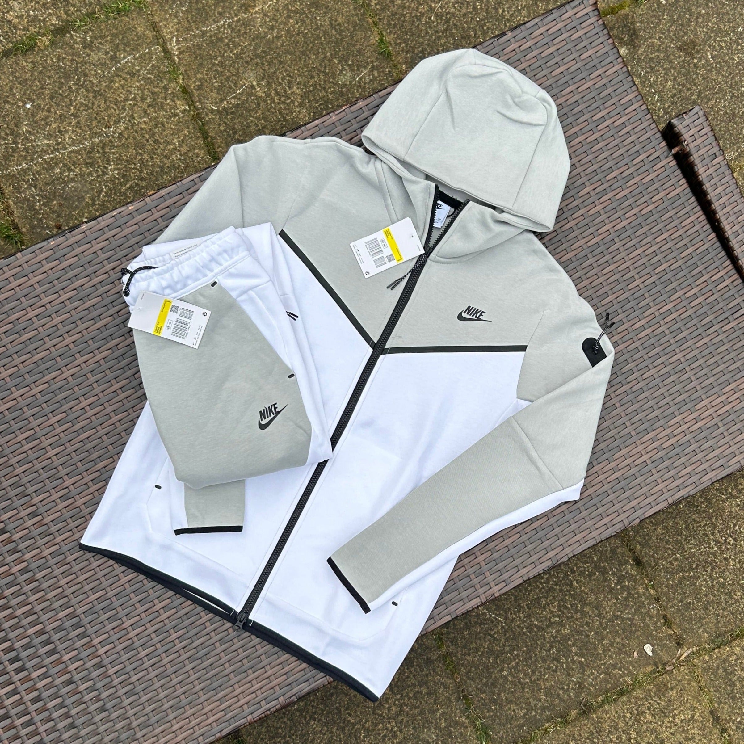 Nike Light Smoke Grey/White Sportswear Tech Fleece