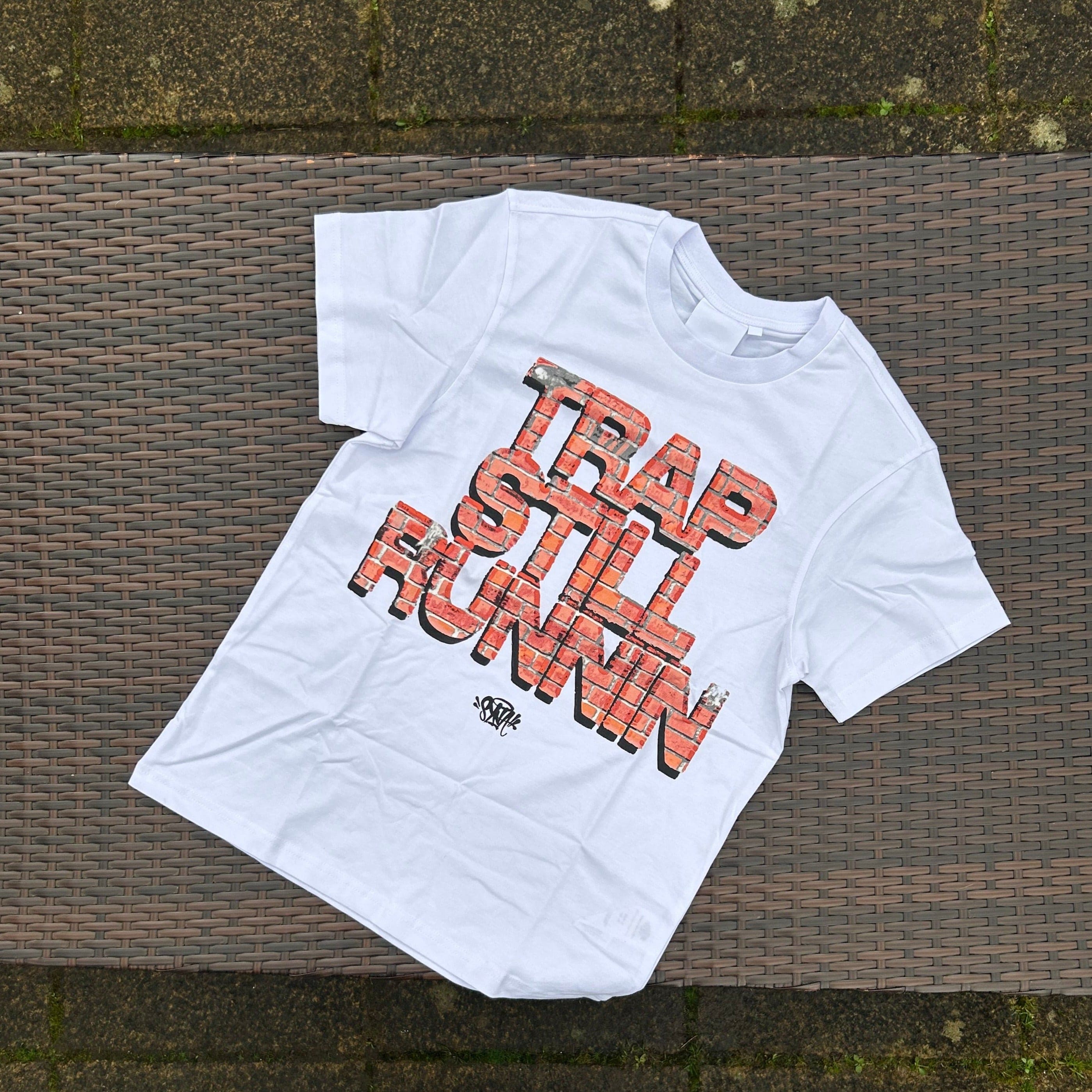 Syna World "Trap Still Runnin" T Shirt
