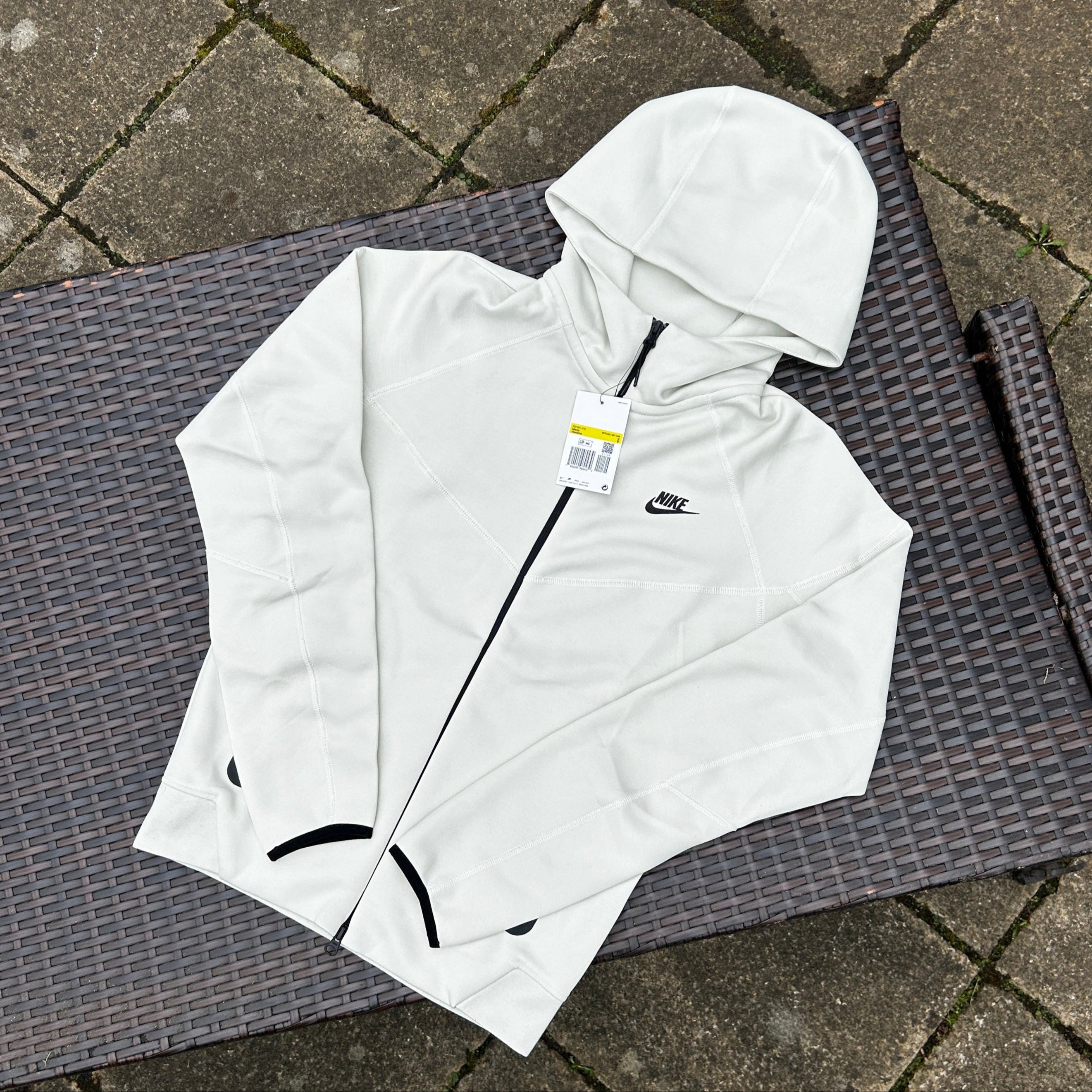 Nike Cream Sportswear Tech Fleece (2023 Season)