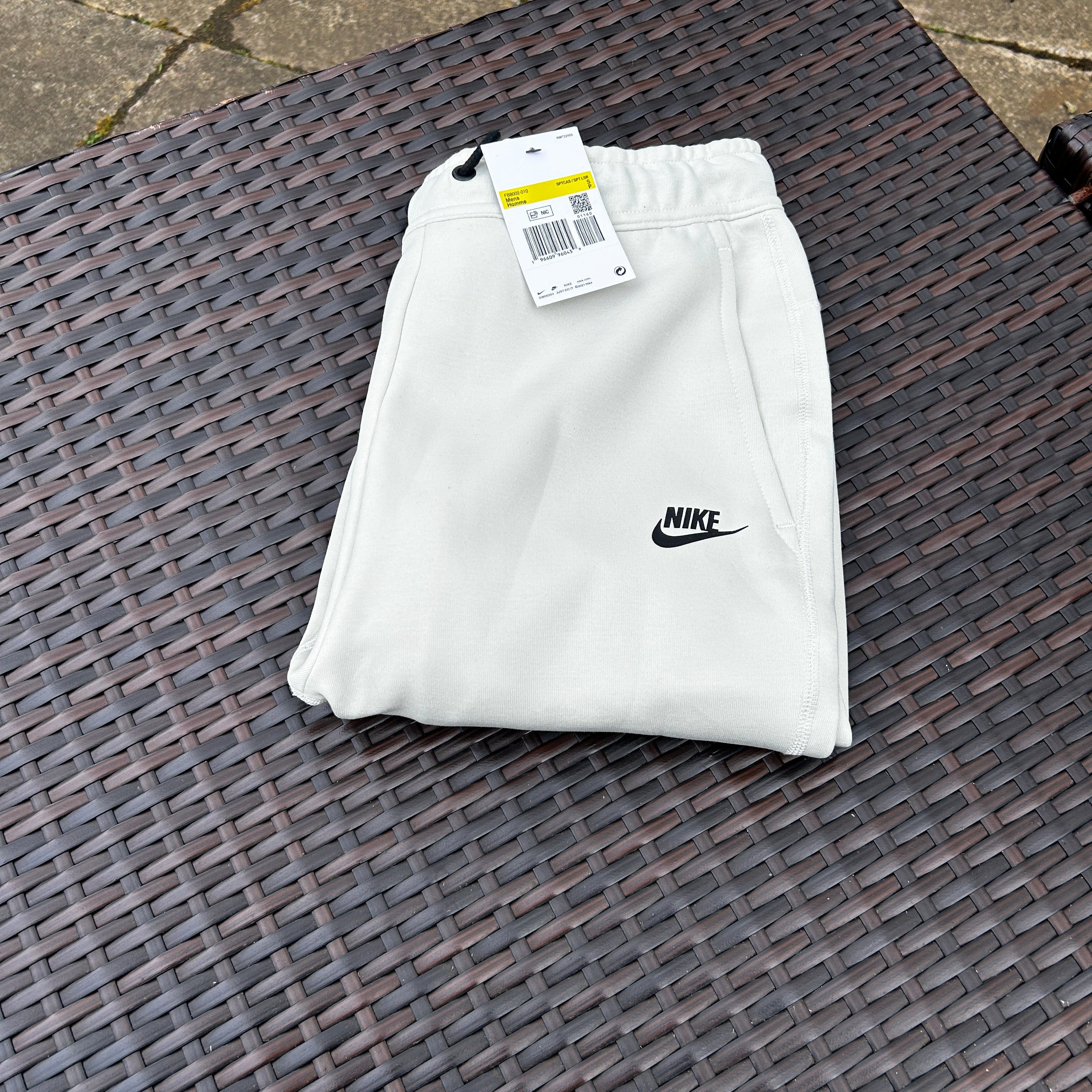Nike Cream Sportswear Tech Fleece (2023 Season)