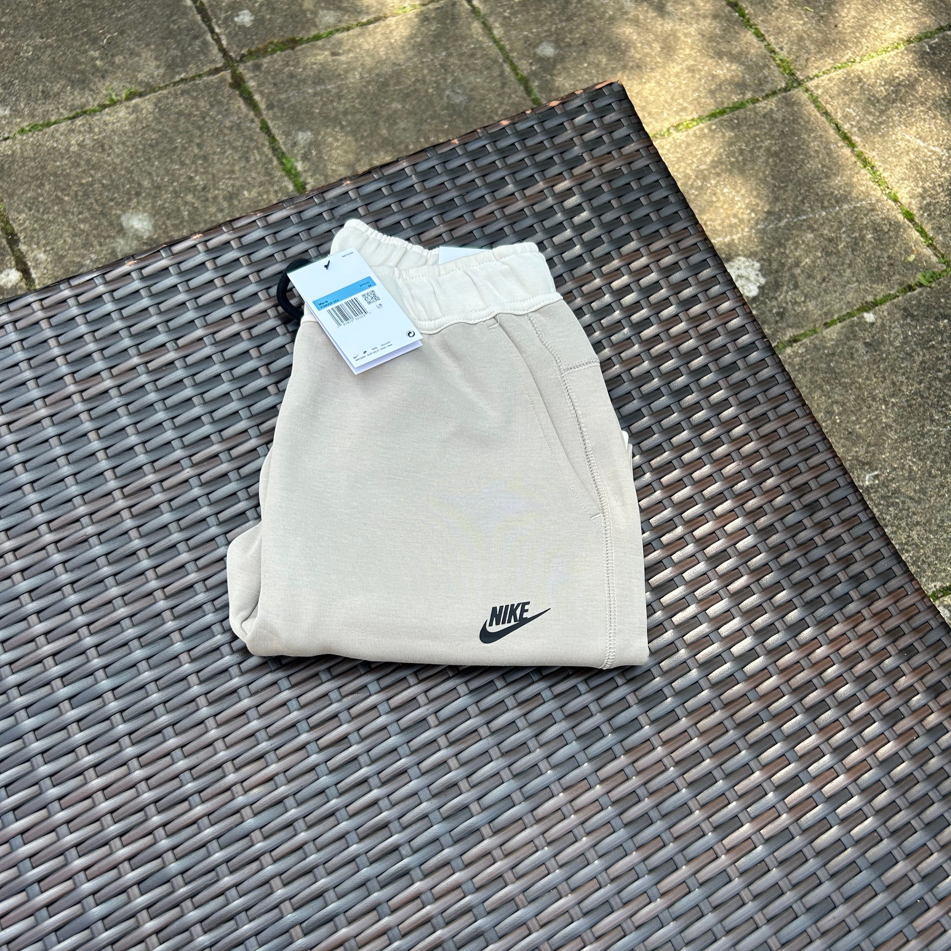 Nike Cream/Beige Sportswear Tech Fleece (2024 Season)