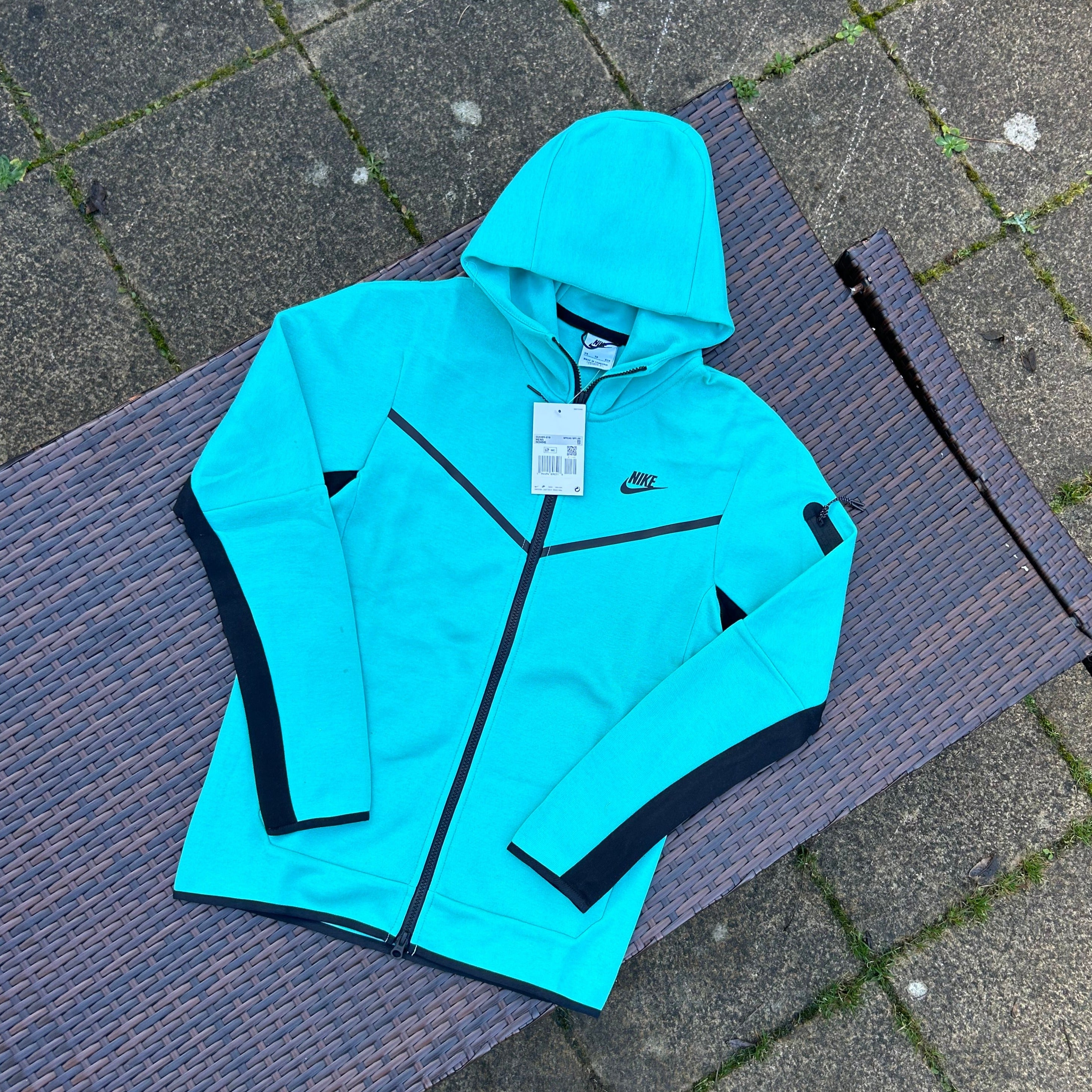 Nike "Teal/Black" Sportswear Tech Fleece