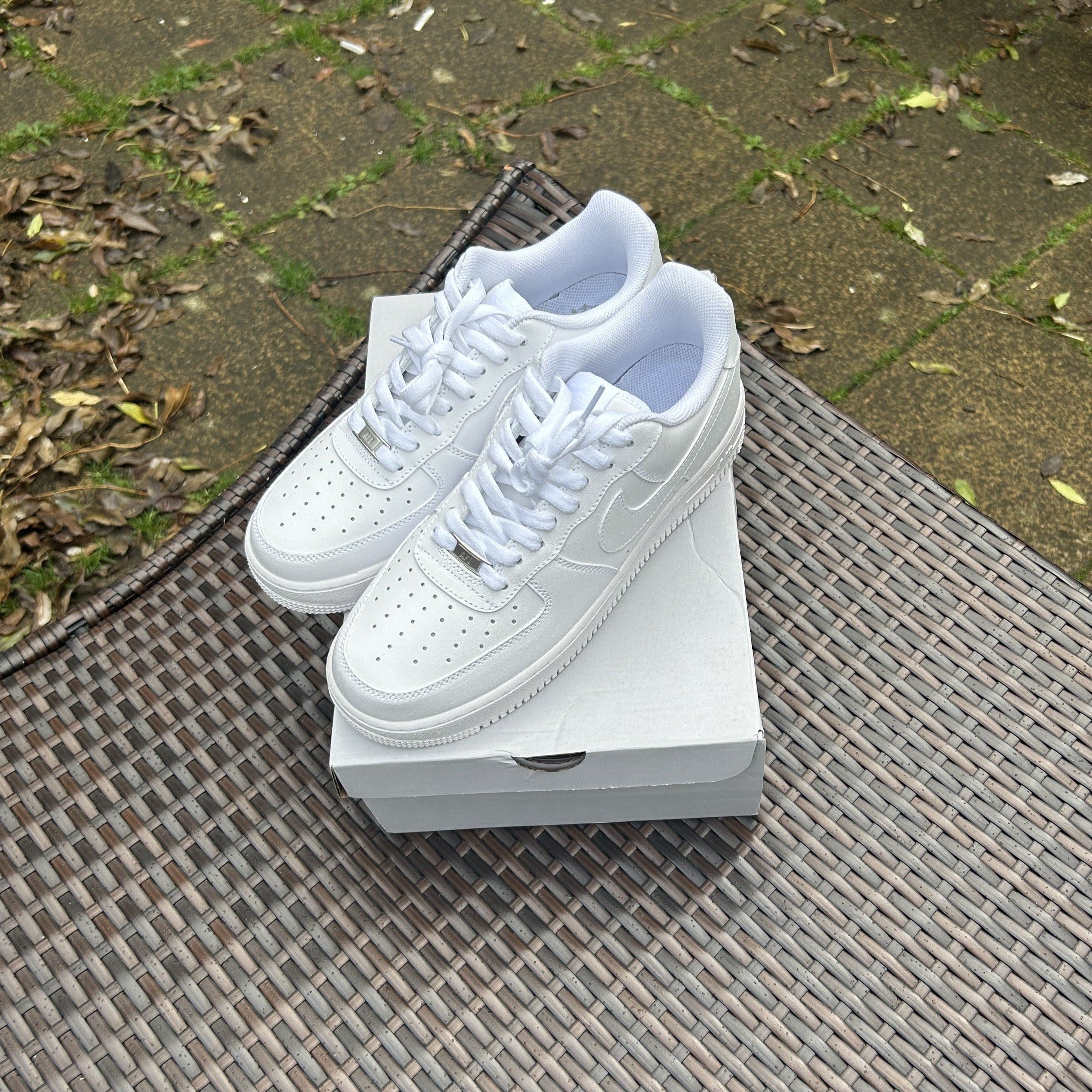 Cheap white air forces hotsell