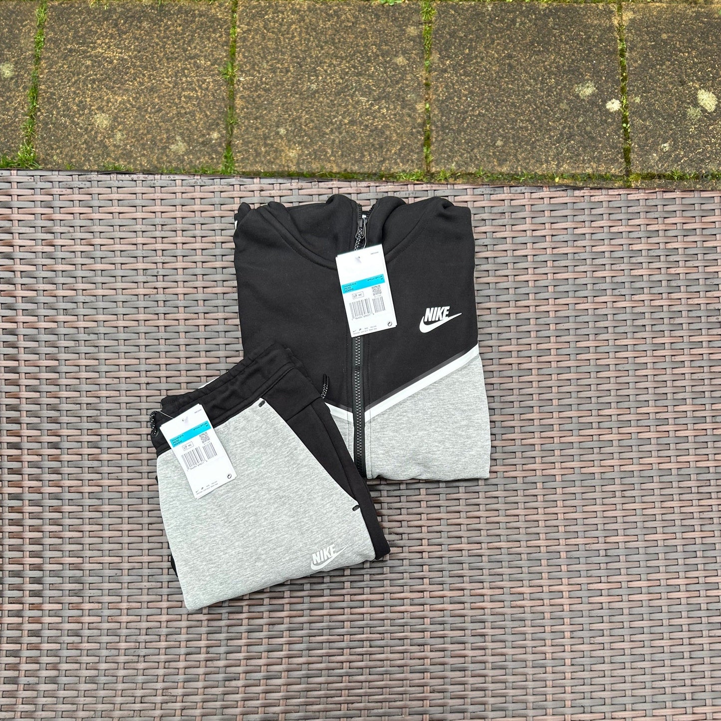 Nike Black/Grey Sportswear Tech Fleece