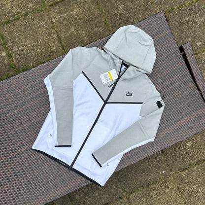 Nike Light Smoke Grey/White Sportswear Tech Fleece