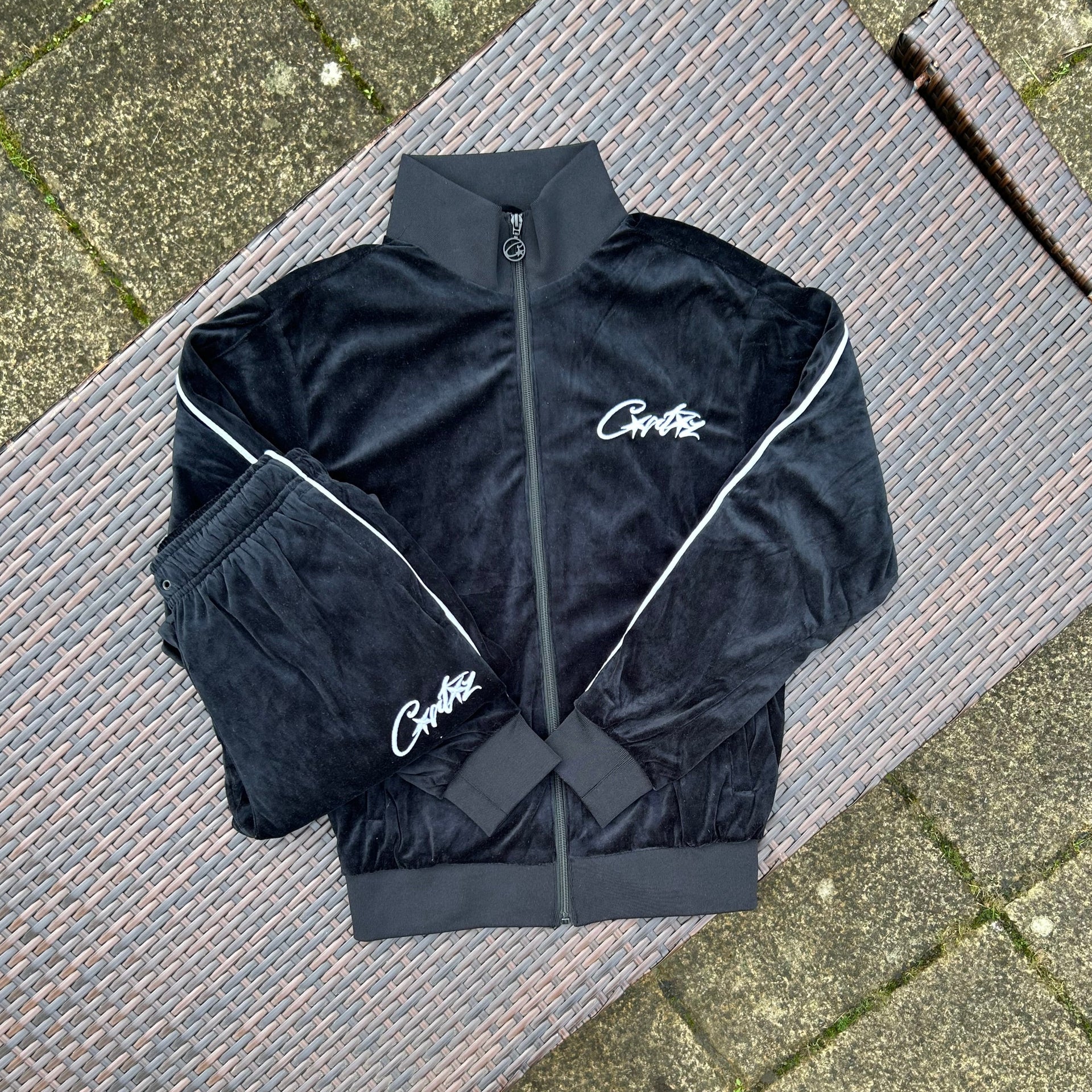 Corteiz Black Velour Tracksuit | Twentytwo Supplies
