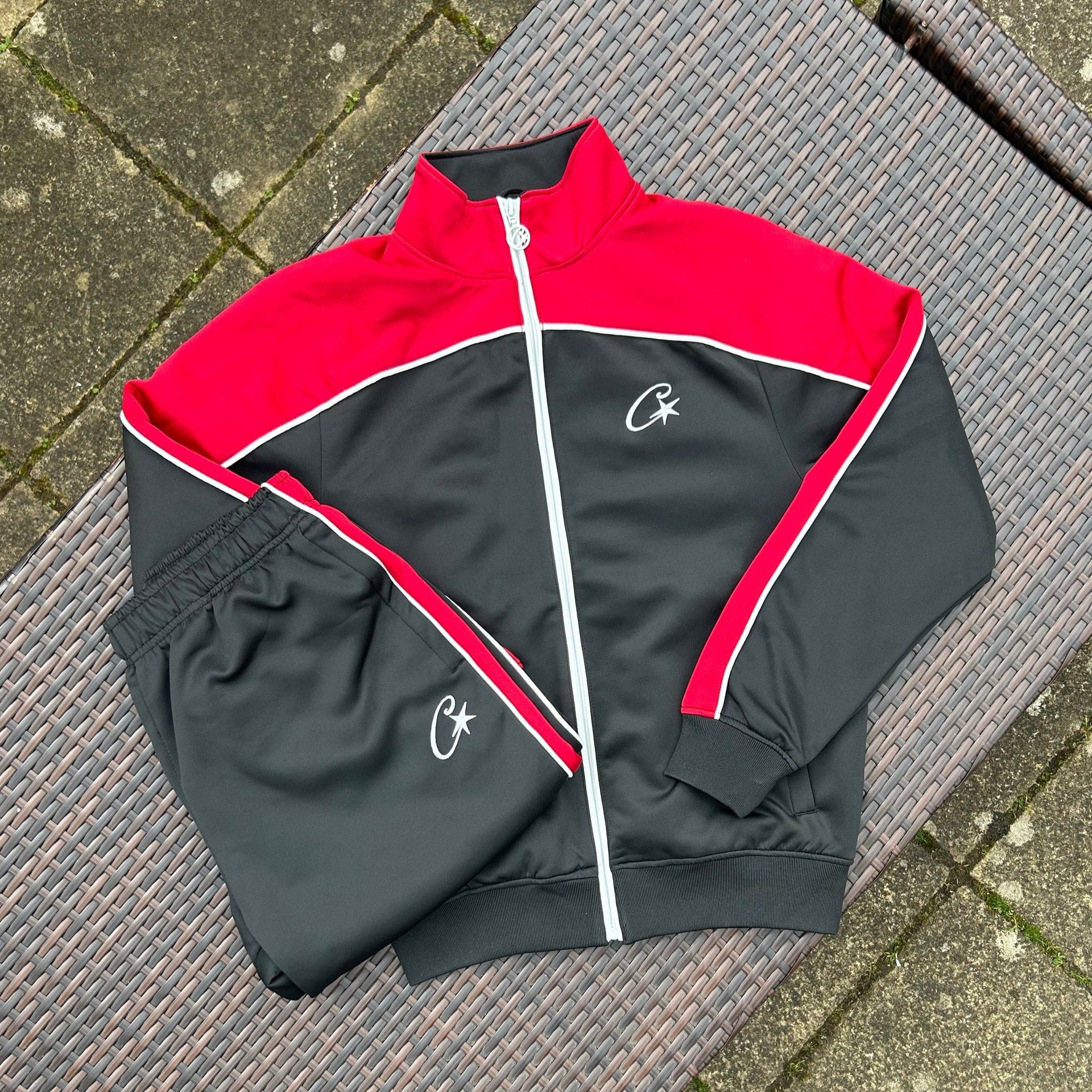 Corteiz Black/Red 