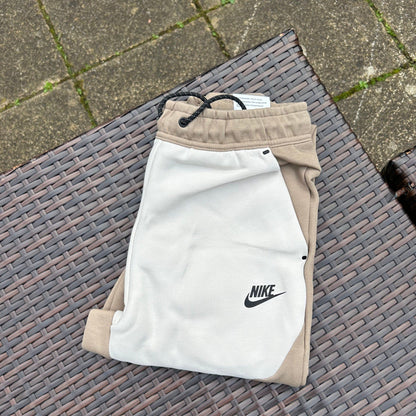 Nike Light Brown/Cream Sportswear Tech Fleece