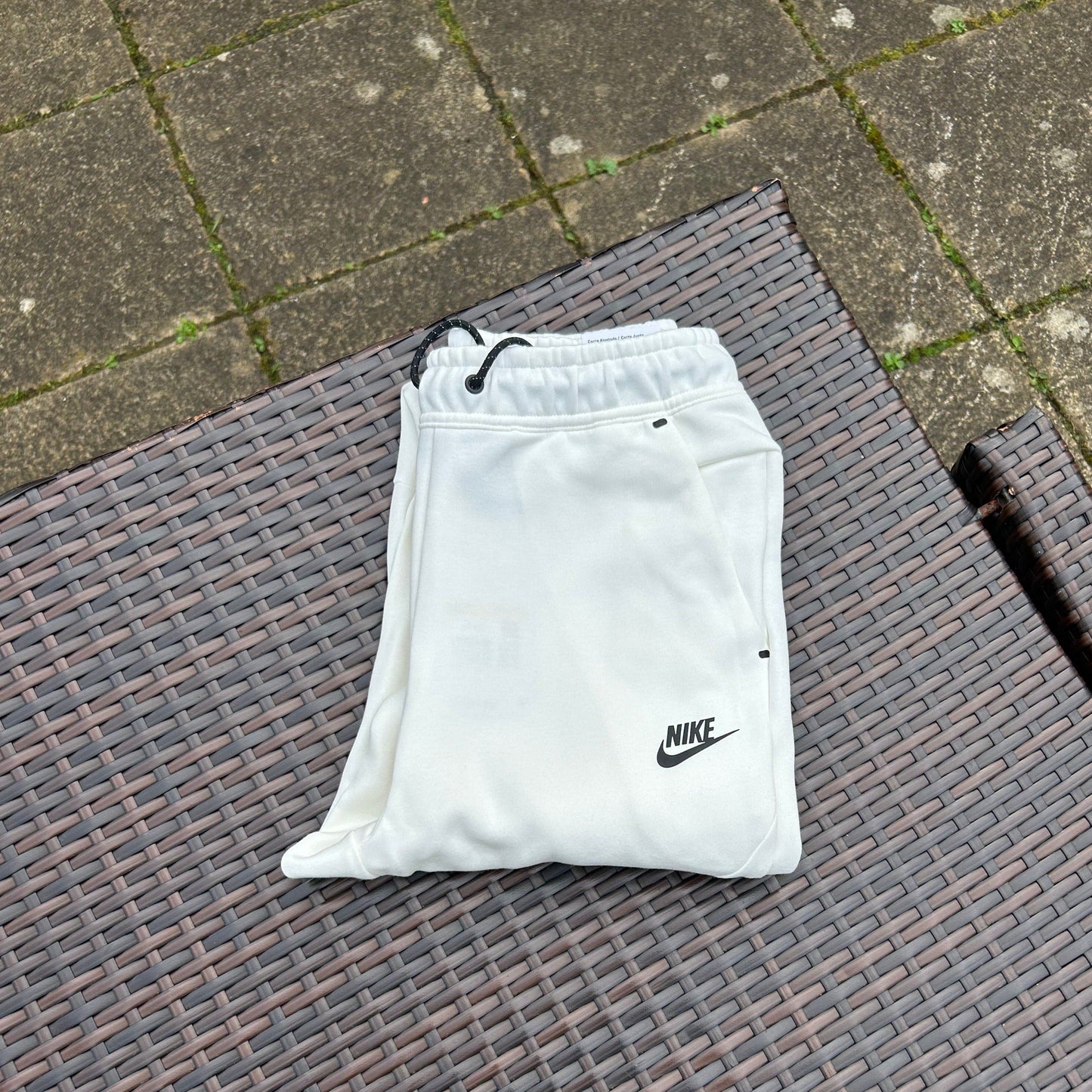 Nike White/Black Sportswear Tech Fleece
