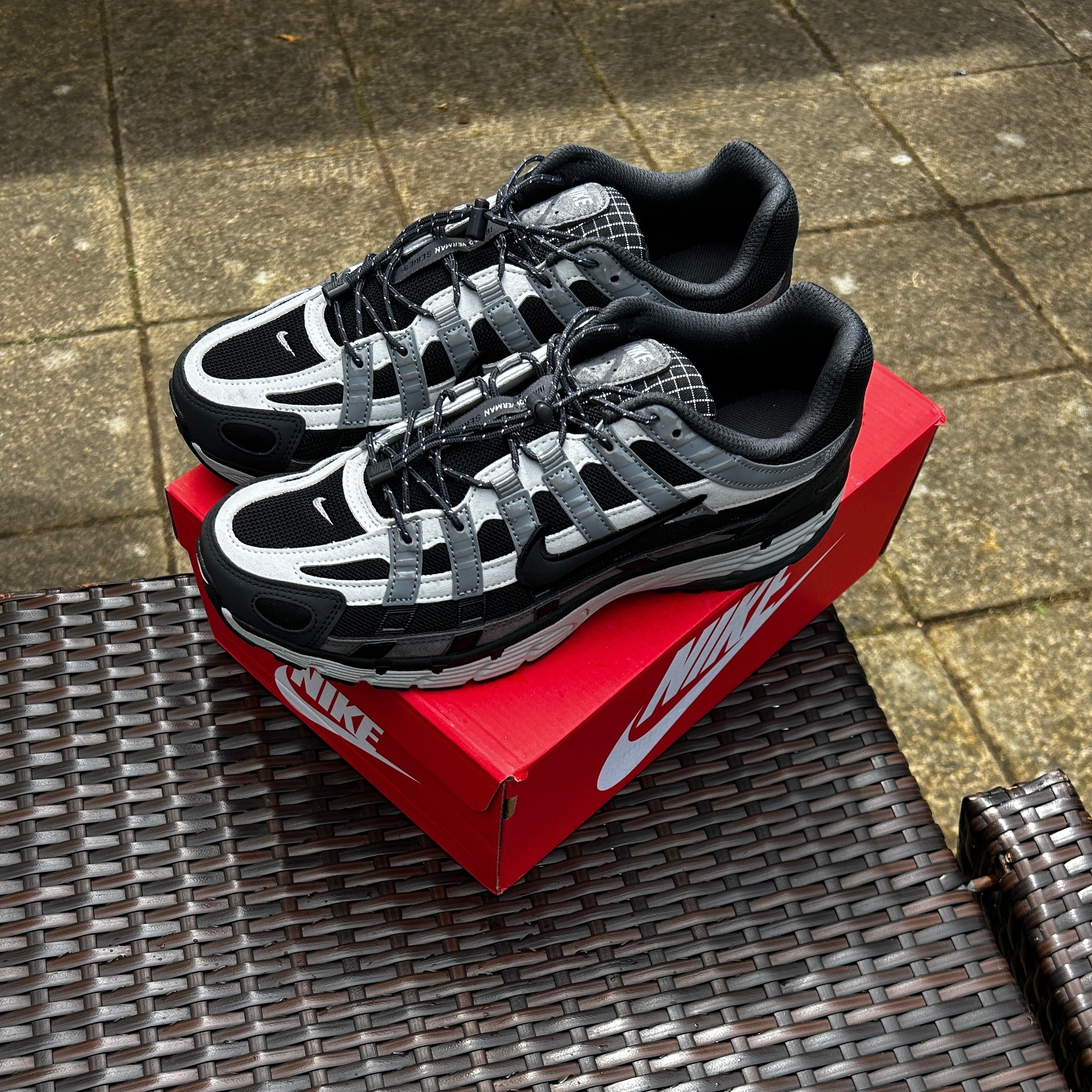 Black white sneakers