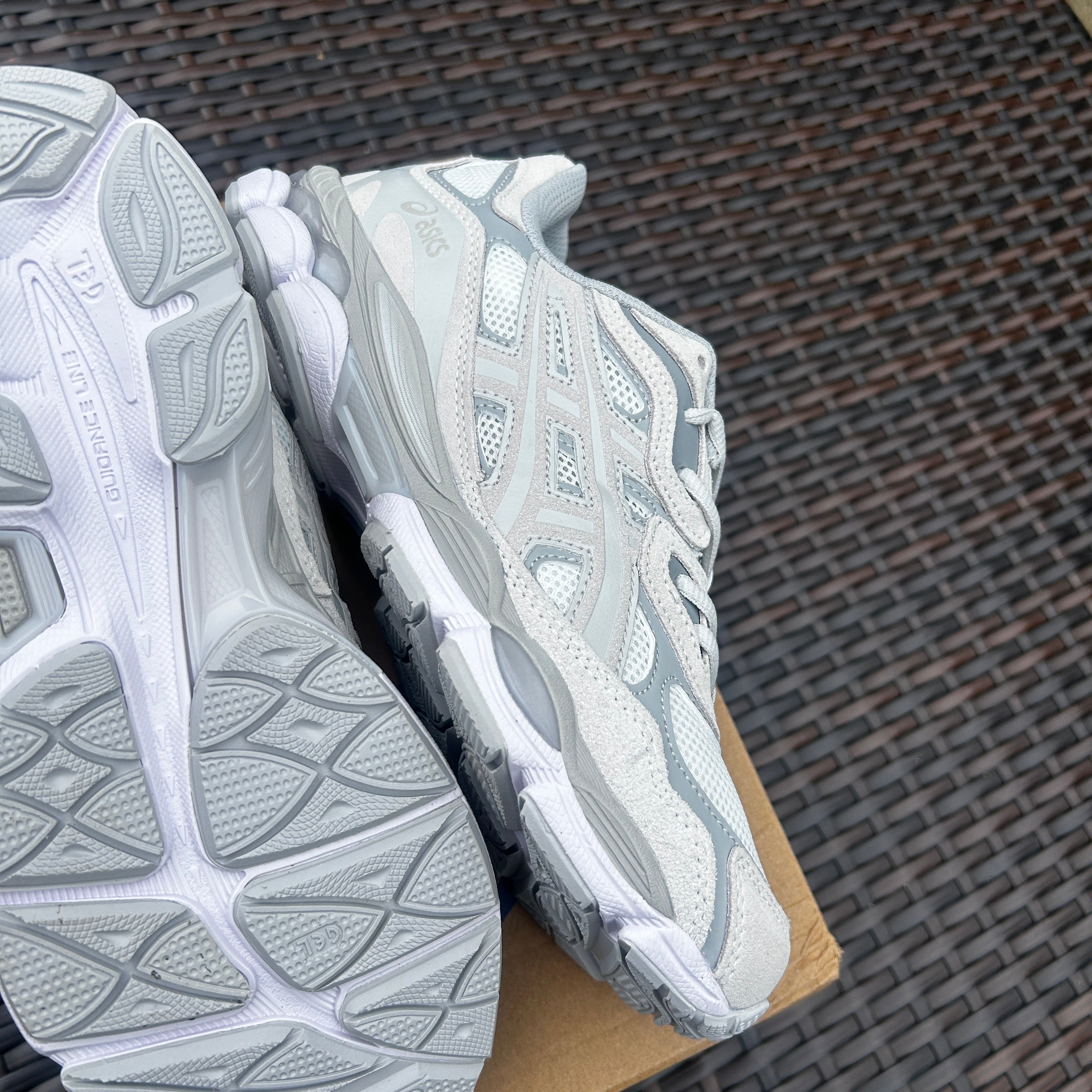 ASICS GEL-NYC Cream Cloud Grey