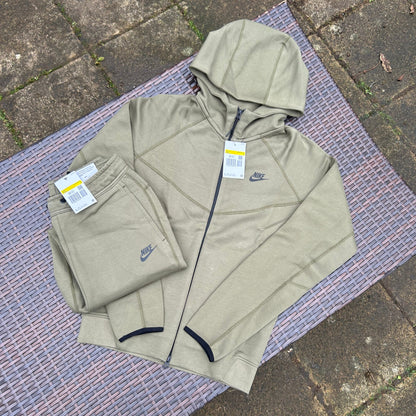 Nike Olive Green Sportswear Tech Fleece (2023 Season)